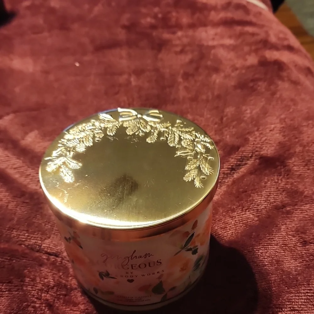 Bath & Body Works Ginghan Gorgeous Candle - Picture 3 of 3